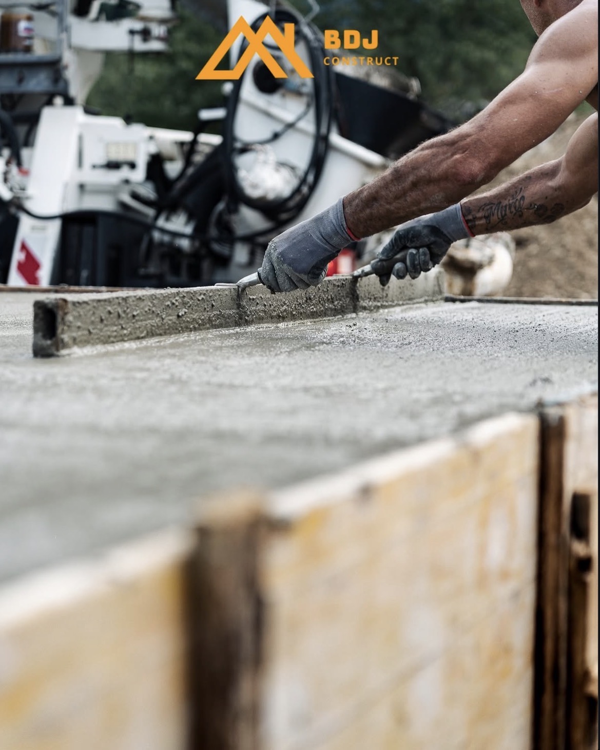 Muncitor BDJ Construct la structura de beton a unei case